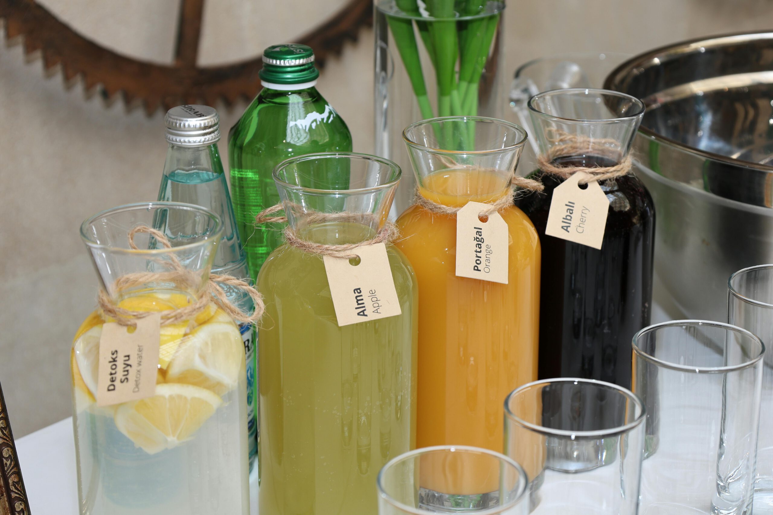 Kostenloses Stock Foto zu apfelsaft, Bar-Setup, draußen