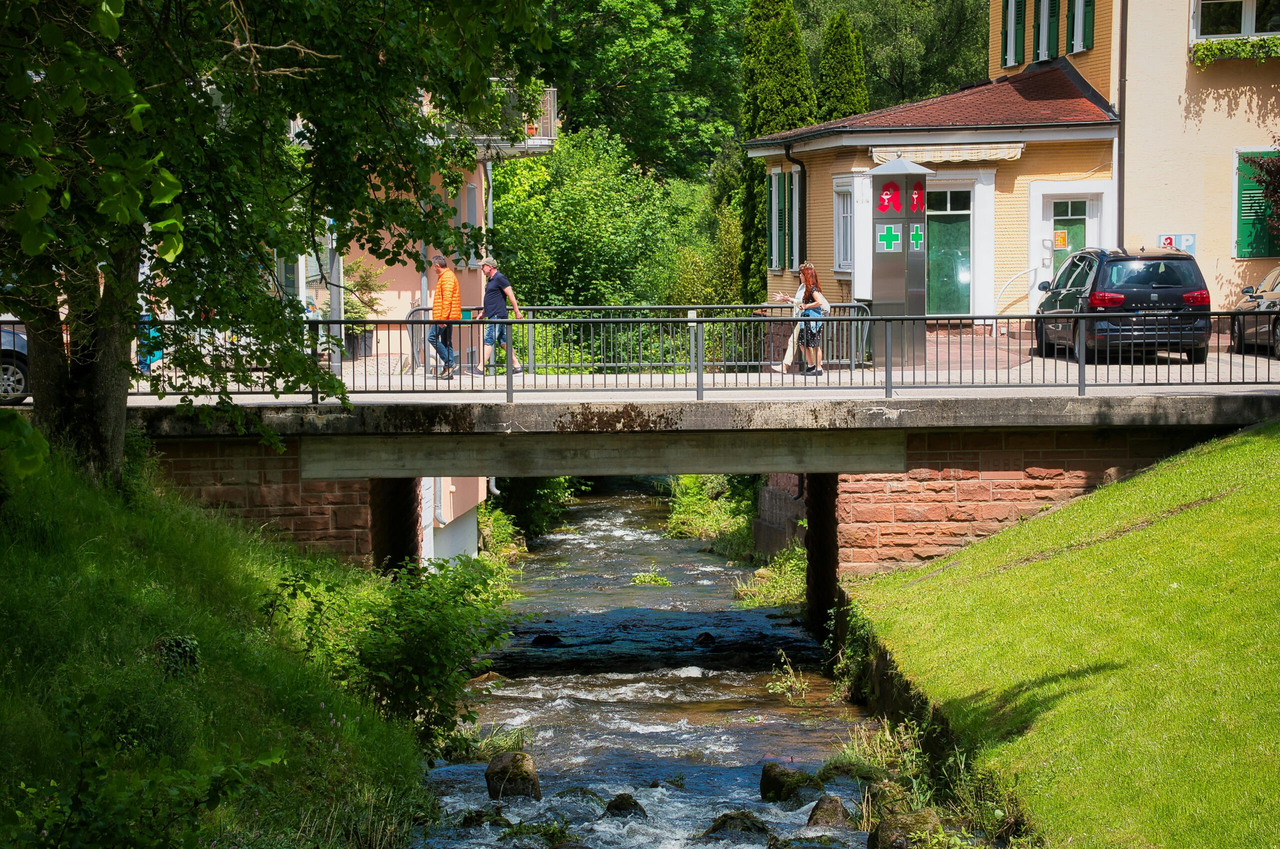 Kostenloses Stock Foto zu apotheke, architektur, autos