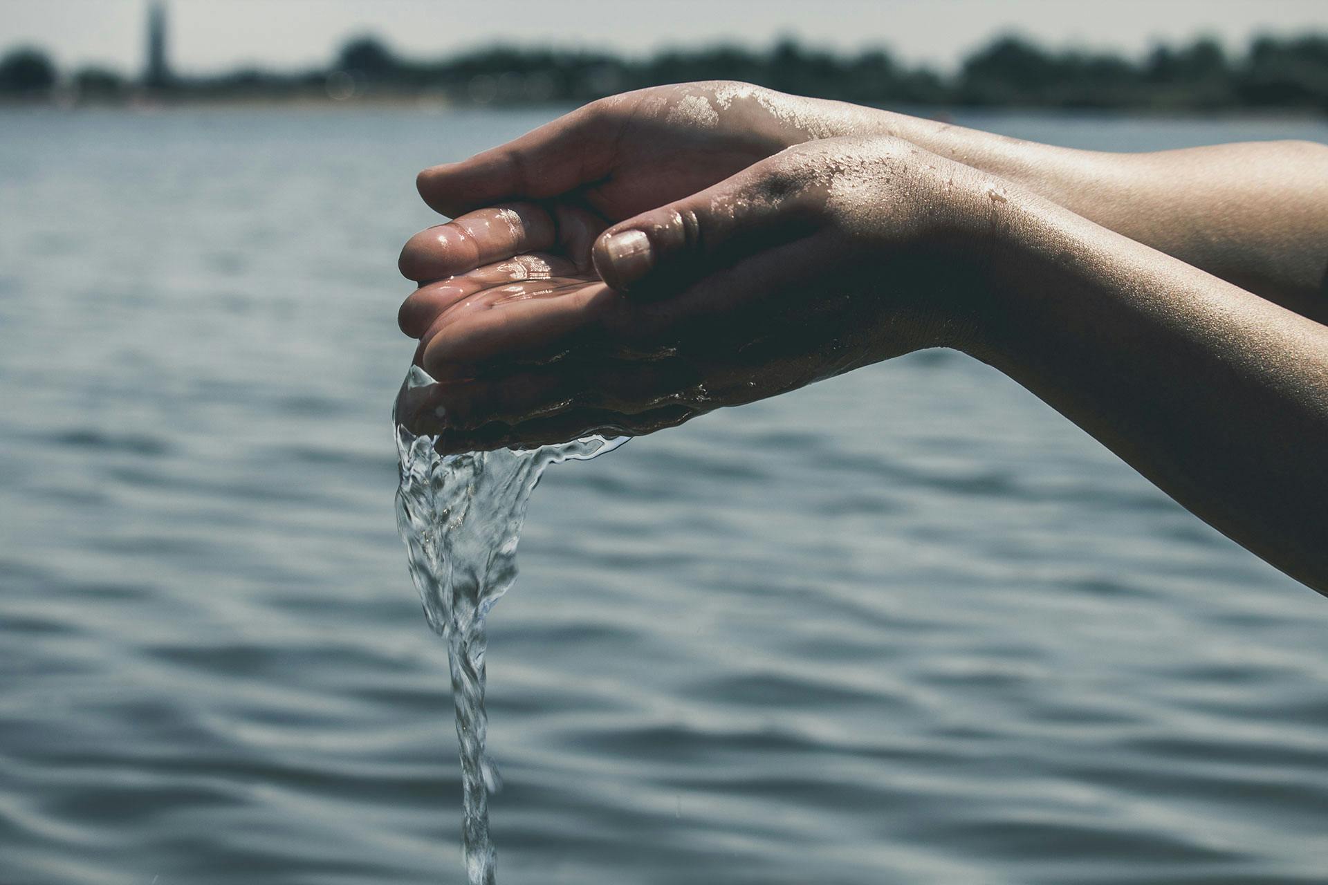 Person, Die Wasserfotografie Gießt