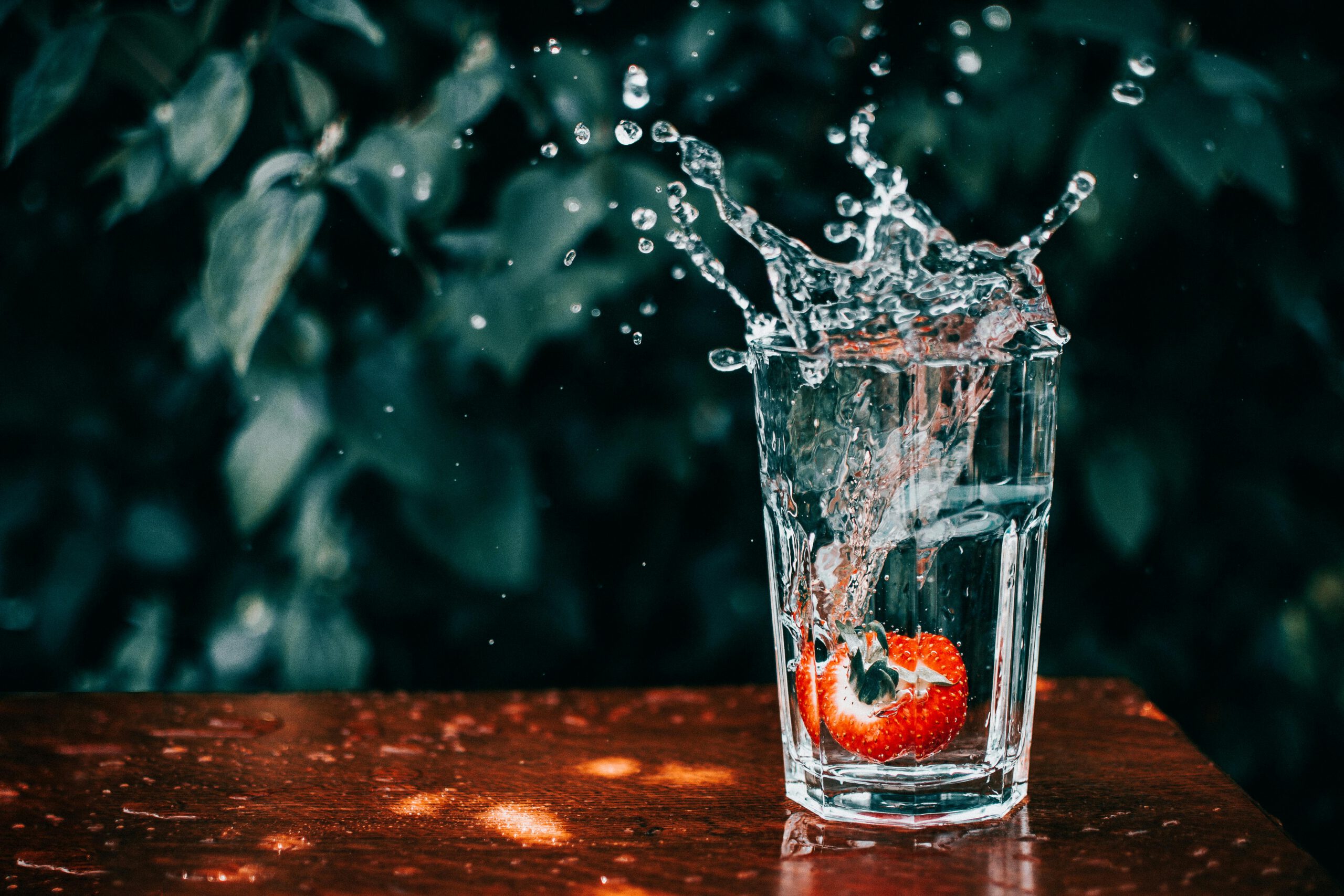 Nahaufnahmefoto Des Wasserspritzens